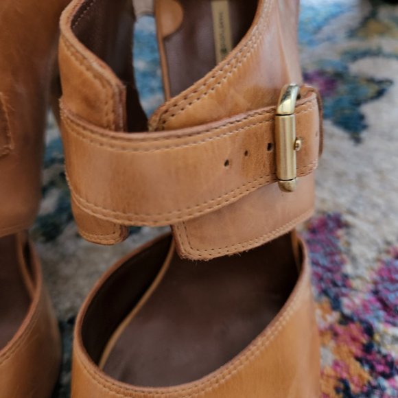 Tan heels - Picture 9 of 11